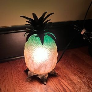 Cute vintage brass pineapple accent light lamp
